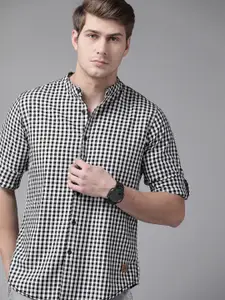 Roadster Men Black & White Checked Pure Cotton Sustainable Casual Shirt