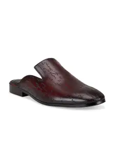 ROSSO BRUNELLO Men Burgundy & Grey Typography Printed Leather Mules