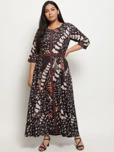 Amydus Women Plus Size Black & Cream-Coloured Animal Maxi Dress