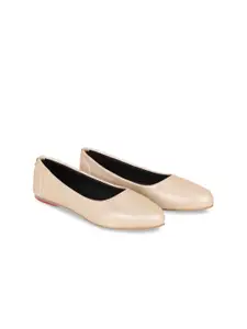 In Fashion By Solly Dolly Girls Gold-Toned Textured Antislip TPR Sole Ballerinas Flats