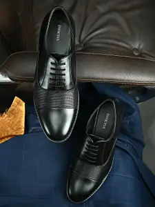 INVICTUS Men Black Formal Textured Oxford Shoes