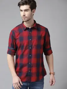 BEAT LONDON by PEPE JEANS Men Red & Navy Blue Pure Cotton Slim Fit Checked Casual Shirt