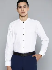 DENNISON Men White Smart Slim Fit Opaque Striped Cotton Formal Shirt