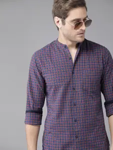 Roadster Men Navy Blue & Red Pure Cotton Tartan Checks Sustainable Casual Shirt