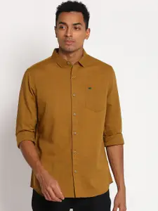 Lee Men Mustard Yellow Solid Slim Fit Opaque Casual Shirt