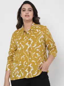 VERO MODA CURVE Women Gold& White Printed Casual Shirt