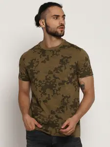 Wrangler Men Olive Green Dyed Pockets T-shirt