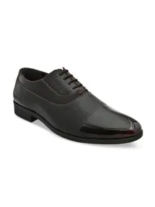 San Frissco Men Burgundy Textured Formal Oxfords