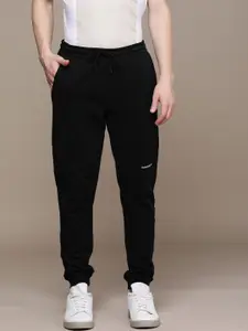 Calvin Klein Jeans Men Black Solid Mid-Rise Regular Joggers