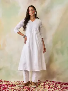 HOUSE OF KARI Women White Floral Embroidered Chikankari Floral Kurta