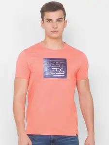 SPYKAR Men Peach-Coloured & Blue Typography Printed Slim Fit T-shirt