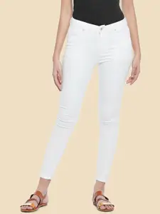 People Women White Tapered Fit Jeans