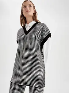 DeFacto Women Black & White Acrylic Checkerboard Longline Pullover