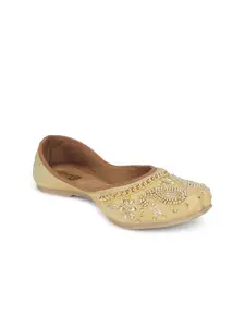 The Desi Dulhan Women Gold-Toned Mojaris Flats With Ethnic Embellished