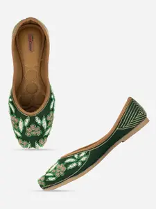 DESI COLOUR Women Green Ethnic Embellished Mojaris Flats