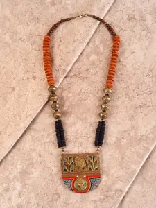 AAKRITI ART CREATIONS Women Orange & Gold-Toned Beaded Tribal Dhokra Necklace