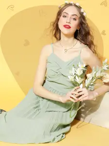 plusS Gorgeous Green Solid Pleated Midi Dress