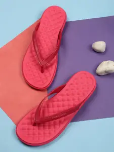 Carlton London Women Fuchsia Rubber Thong Flip-Flops