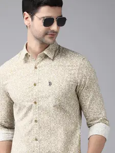 U.S. Polo Assn. Denim Co. U S Polo Assn Denim Co Men Beige & White Floral Printed Casual Shirt