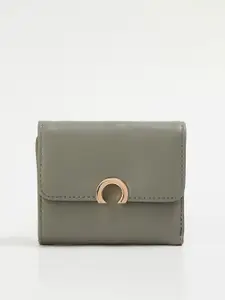 Ginger by Lifestyle Women Grey Three Fold Wallet