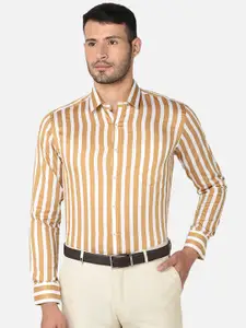 Oxemberg Men Khaki Classic Slim Fit Striped Formal Shirt