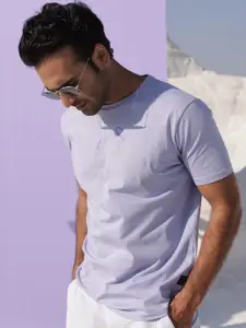 RARE RABBIT Men Lavender Printed Pure Cotton Applique Slim Fit T-shirt