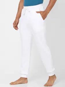 Ajile by Pantaloons Men Off White Solid Joggers
