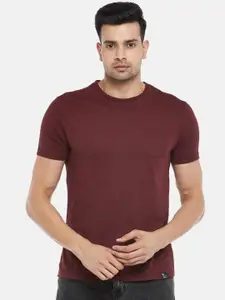 People Men Maroon Pockets Pure Cotton T-shirt