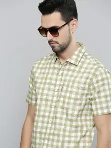 Levis Men Green & White Slim Fit Checked Pure Cotton Casual Shirt