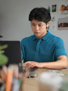 Levis Men Teal Blue Solid Polo Collar Pure Cotton T-shirt