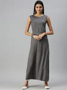SHOWOFF Women Grey Geometric Striped Keyhole Neck Kurta