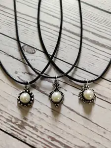 EL REGALO Black & White Set of 3 Bohemian Necklace