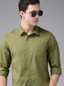 BEAT LONDON by PEPE JEANS Men Olive Green Classic Slim Fit Casual Shirt