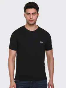 Obaan Men Black Solid Henley Neck T-shirt