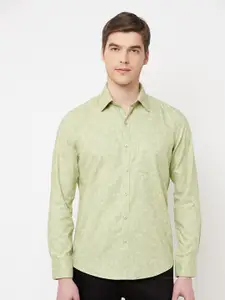 Crimsoune Club Men Green Cotton Slim Fit Floral Printed Casual Shirt