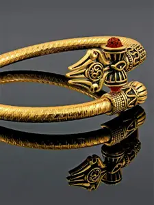 EL REGALO Men Gold-Toned & Brown Antique Kada Bracelet