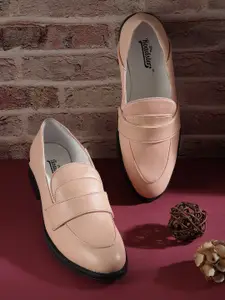 Roadster Women Peach-Coloured Round-Neck Loafers