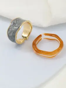 URBANIC Women Set of 2 Gold-Plated Grey and Brown Finger Rings