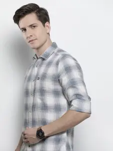 The Indian Garage Co Men Cream-Coloured Tartan Checked Casual Shirt
