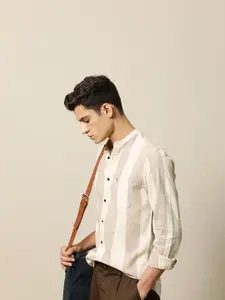 Mr Bowerbird Men Brown & Off White Tailored Fit Striped Cotton Linen Casual Shirt
