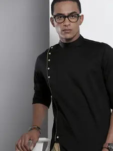 The Indian Garage Co Men Black Cotton Solid Asymmetric Kurta