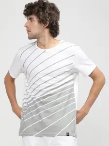 LOCOMOTIVE Men White Striped Monochrome Slim Fit T-shirt
