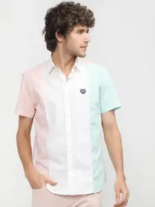 HIGHLANDER Men Peach-Coloured Slim Fit Colourblocked Casual Shirt