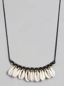 EL REGALO Black & Beige Big Cawrie Bohemian Necklace