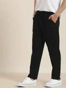 Invictus Indoor Men Black Solid Regular Fit Mid-Rise Track Pants