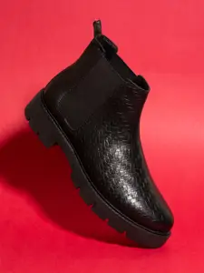 El Paso Women Black Textured Flat Boots