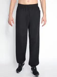 CHKOKKO Men Black Solid Relaxed-Fit Joggers