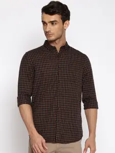 Lee Men Brown & Black Classic Slim Fit Checked Cotton Casual Shirt
