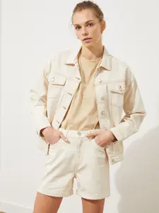 Trendyol Women Off White Loose Fit Shorts