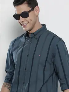 Tommy Hilfiger Men Carbon Navy & Black Vertical Striped Regular Fit Casual Shirt